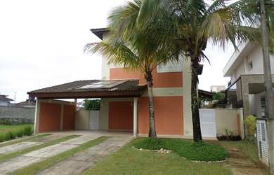 Imagem: A casa possui 4 Dormitórios, 1 Banheiro, 5 Vagas na garagem