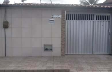 Imagem: A casa possui 2 Dormitórios, 1 Banheiro, 1 Vaga na garagem