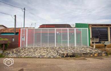 Imagem: A casa possui 3 Dormitórios, 1 Banheiro e 250m² de Área e