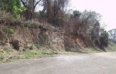 Imagem: O terreno possui 438m² de Área e está localizado em Lenheiro