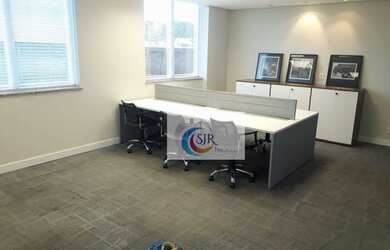 Imagem: O depósito possui 4 Vagas na garagem, 135m² de Área, Imóvel