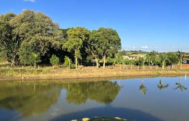 Imagem 6: Terreno em dois vizinhos. 999.999m² de Área