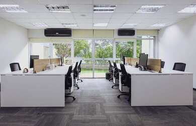 Imagem: O depósito possui 2 Vagas na garagem, 164m² de Área e está