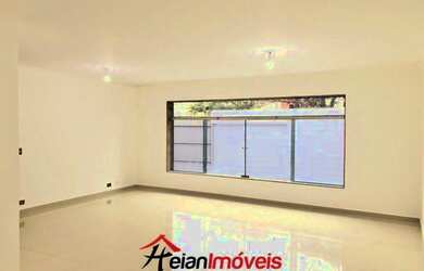 Imagem: O depósito possui 5 Vagas na garagem, 270m² de Área e está