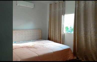 Imagem: A casa possui 2 Dormitórios, 2 Banheiros, 2 Vagas na garagem