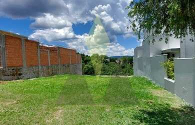 Imagem: O terreno possui 300m² de Área e está localizado em Loteamento