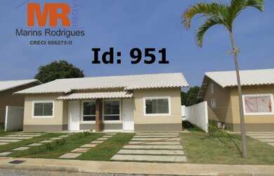 Imagem: A casa possui 2 Dormitórios, 1 Banheiro, 2 Vagas na garagem