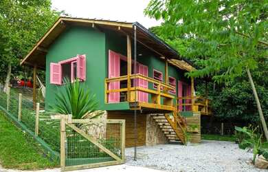 Imagem: A casa possui 1 Dormitório, 1 Banheiro, 2 Vagas na garagem