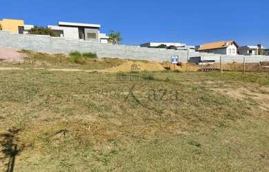 Imagem: O terreno possui 451m² de Área e está localizado em Urbanova