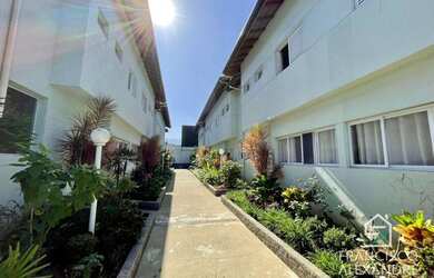 Imagem: A casa em condomínio possui 3 Dormitórios, 1 Banheiro, 1 Vaga