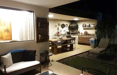 Imagem 6: Muito Charmosa. Churrasqueira, 160m² de Área, 4 Vagas na garageme3 Dormitórios