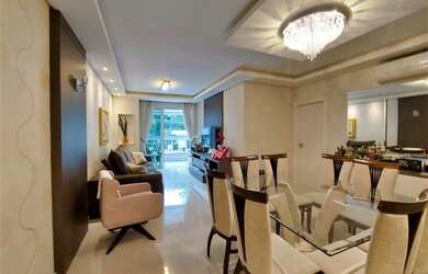 Imagem: O apartamento possui 4 Dormitórios, 3 Banheiros, 2 Vagas na