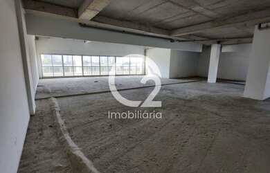 Imagem: O depósito possui 5 Vagas na garagem, 1.750m² de Área e