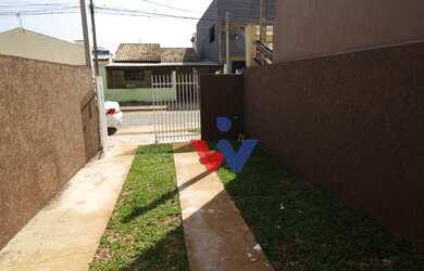 Imagem: A casa possui 2 Dormitórios, 1 Banheiro, 1 Vaga na garagem