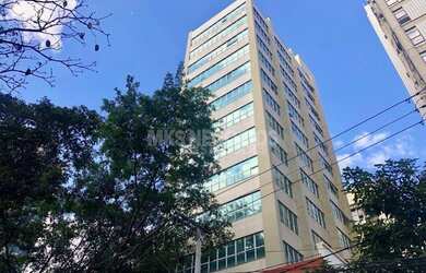 Imagem: O depósito possui 3 Vagas na garagem e 170m² de Área e está