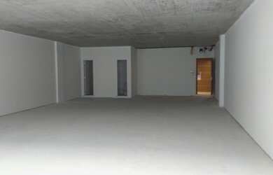 Imagem: O depósito possui 3 Vagas na garagem, 121m² de Área, Imóvel