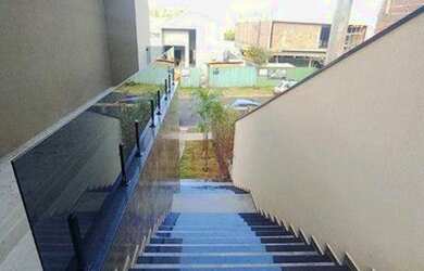 Imagem 4: Casa Alto Padrão. Piscina, Churrasqueira, VarandaeImóvel novo