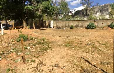 Imagem: O terreno possui 200m² de Área e está localizado em Bicas