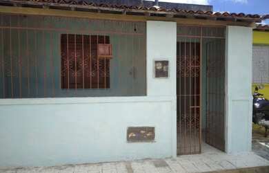 Imagem: A casa possui 2 Dormitórios, 1 Banheiro e está localizado