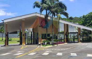 Imagem: A casa em condomínio possui 5 Dormitórios, 5 Banheiros, 4