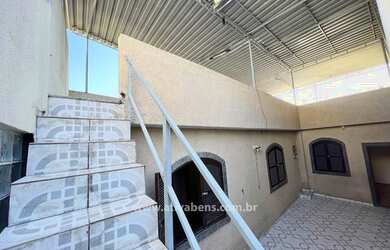 Imagem: A casa possui 2 Dormitórios, 2 Banheiros, 70m² de Área e