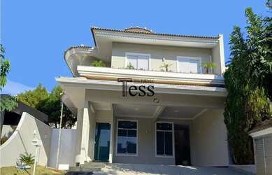 Imagem: A casa em condomínio possui 4 Dormitórios, 5 Banheiros, 5