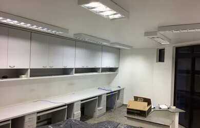 Imagem: O depósito para alugar possui e está localizado em Santa