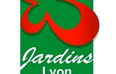 Imagem: A casa em condomínio possui 4 Dormitórios, 4 Banheiros, 2