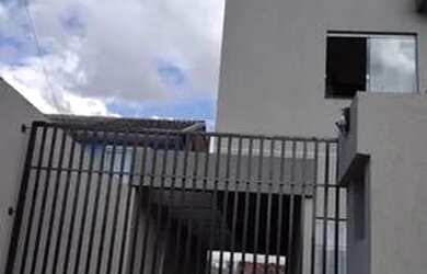 Imagem: O apartamento possui 3 Dormitórios, 1 Banheiro, 1 Vaga na garagem