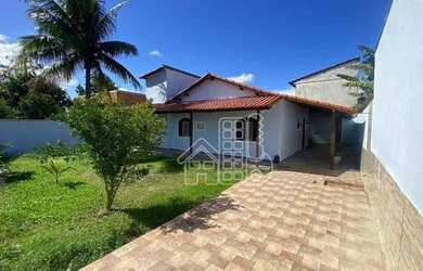 Imagem: A casa possui 3 Dormitórios, 1 Banheiro, 3 Vagas na garagem