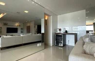 Imagem: O apartamento possui 4 Dormitórios, 3 Banheiros, 3 Vagas na