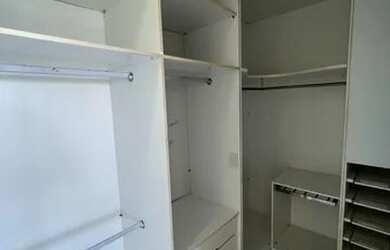 Imagem 6: Mansão Lauro Porto -. Varanda, Guarda roupa, 137m² de Áreae2 Vagas...