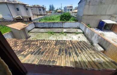 Imagem: A casa possui 3 Dormitórios, 3 Banheiros, 4 Vagas na garagem