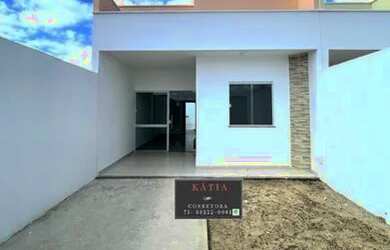 Imagem: A casa possui 2 Dormitórios, 2 Vagas na garagem e está localizado