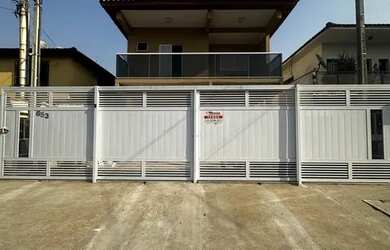 Imagem: A casa possui 2 Dormitórios, 1 Banheiro, 1 Vaga na garagem