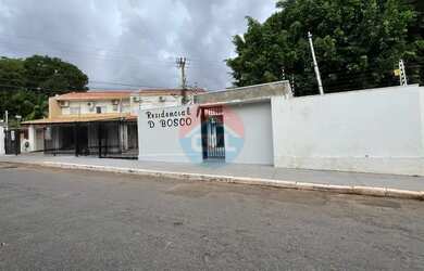 Imagem: A casa em condomínio possui 3 Dormitórios, 1 Banheiro, 2 Vagas