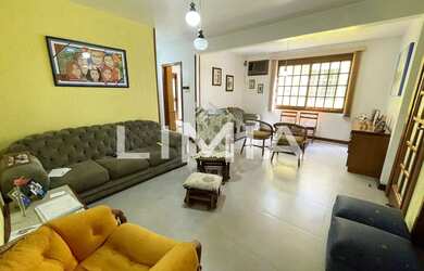 Imagem: A casa possui 2 Dormitórios, 3 Banheiros, 3 Vagas na garagem