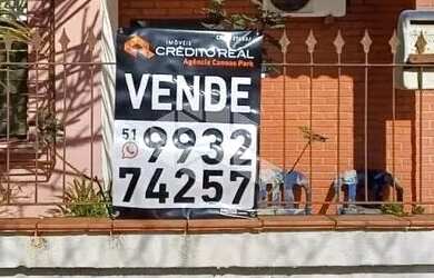 Imagem: A casa possui 3 Dormitórios, 2 Banheiros, 90m² de Área e