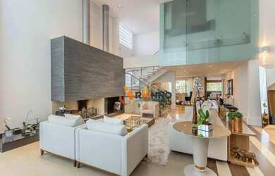 Imagem: A casa em condomínio possui 5 Dormitórios, 5 Banheiros, 4