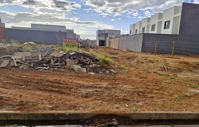 Imagem 3: Lote/Terreno para venda possui 300 metros quadrados em Novo Mundo - Uberlândia...