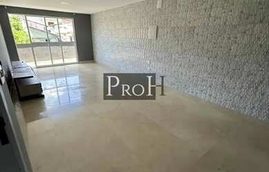 Imagem: A casa possui 4 Dormitórios, 3 Banheiros, 3 Vagas na garagem