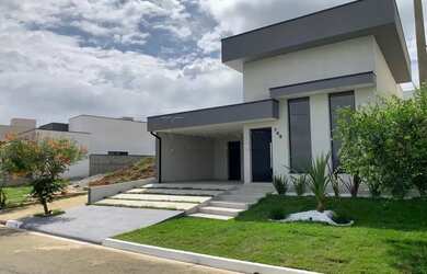 Imagem: A casa em condomínio possui 3 Dormitórios, 3 Banheiros, 4