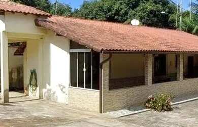 Imagem: A casa possui 2 Dormitórios, 4 Banheiros, 1 Vaga na garagem