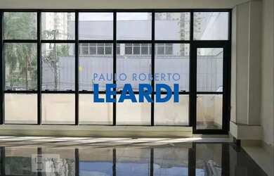 Imagem: O depósito possui 500m² de Área e está localizado em Água