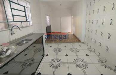 Imagem: A casa possui 3 Dormitórios, 3 Banheiros, 1 Vaga na garagem