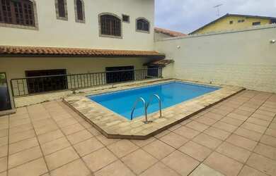 Imagem 2: VENDO OU ALUGO CASA 4 QUARTOS 460M² COM PISCINA - CALIFORNIA NOVA IGUAÇU