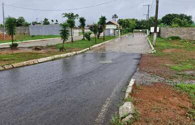 Imagem: O terreno possui 640m² de Área e está localizado em Zona