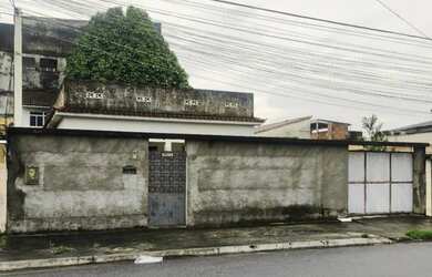 Imagem: A casa possui 5 Dormitórios, 2 Banheiros, 5 Vagas na garagem