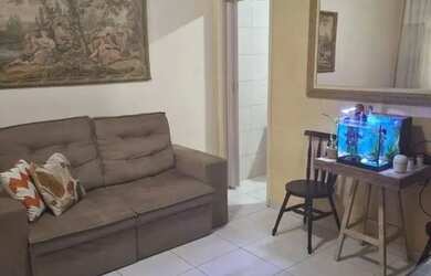 Imagem: A casa possui 2 Dormitórios, 1 Banheiro, 2 Vagas na garagem