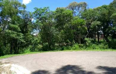 Imagem: O terreno possui 514m² de Área e está localizado em Gramado